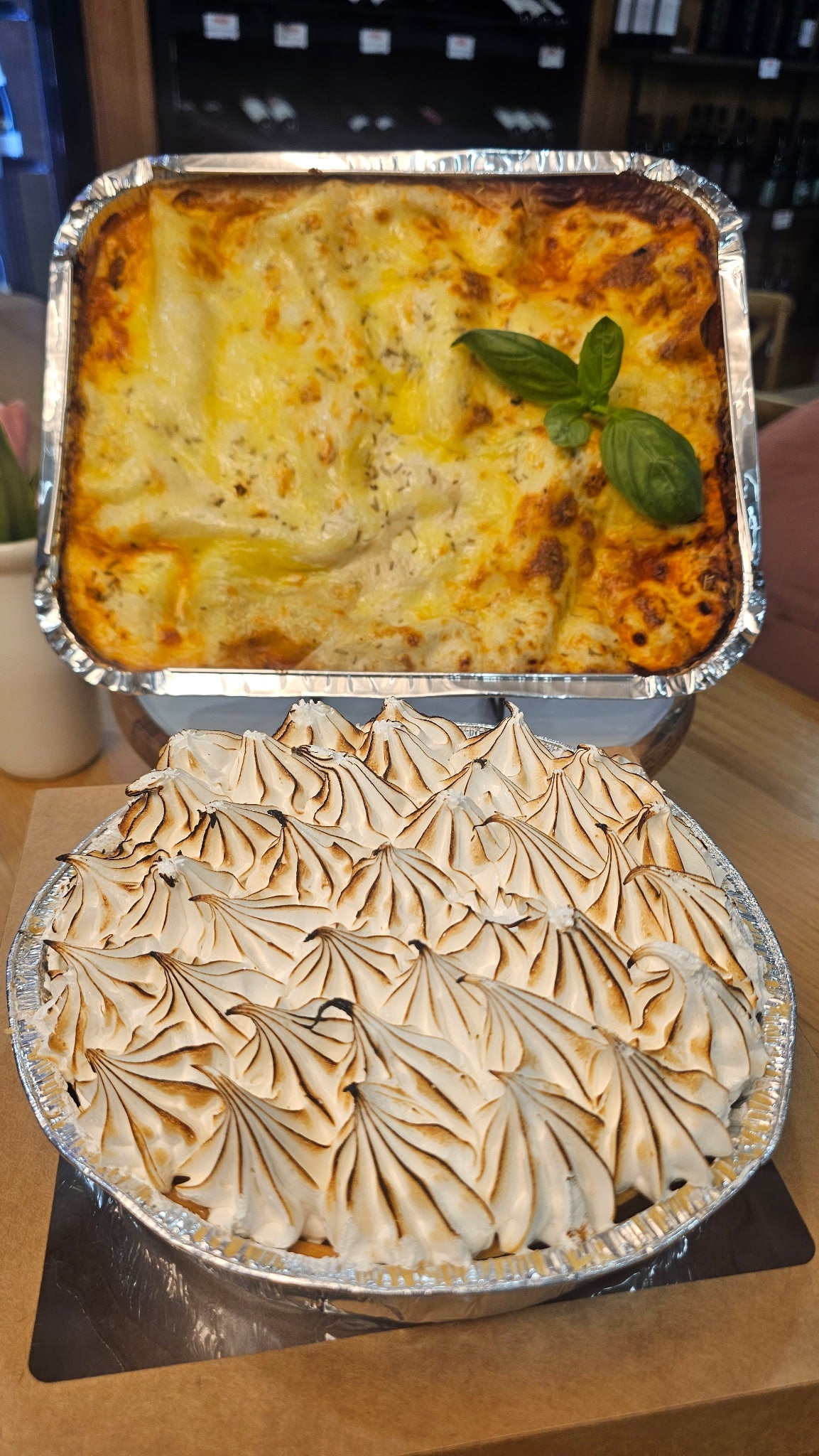 FAMILY SPECIAL - FAMILY BEEF LASAGNE & LEMON MERINGUE TART
